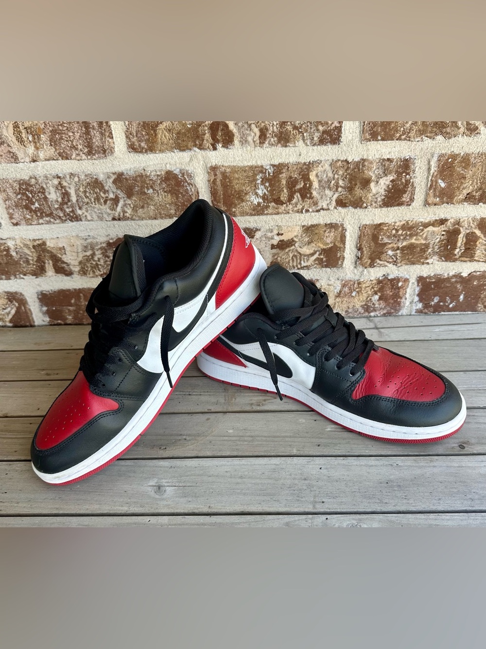 Air Jordan 1 Low - Picture 2 of 4